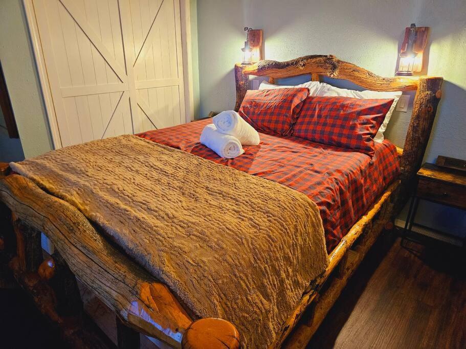 Private Cabin- Breakfast - Double Tub - 75In Tv - Sup - Washer Dryer - Bbq West Point Екстериор снимка