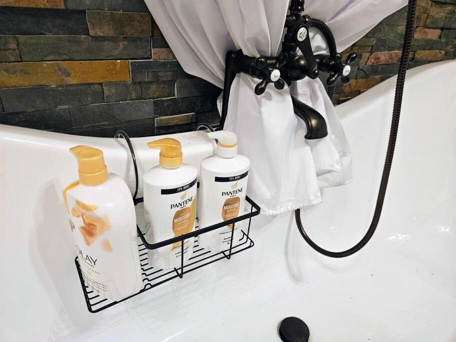 Private Cabin- Breakfast - Double Tub - 75In Tv - Sup - Washer Dryer - Bbq West Point Екстериор снимка