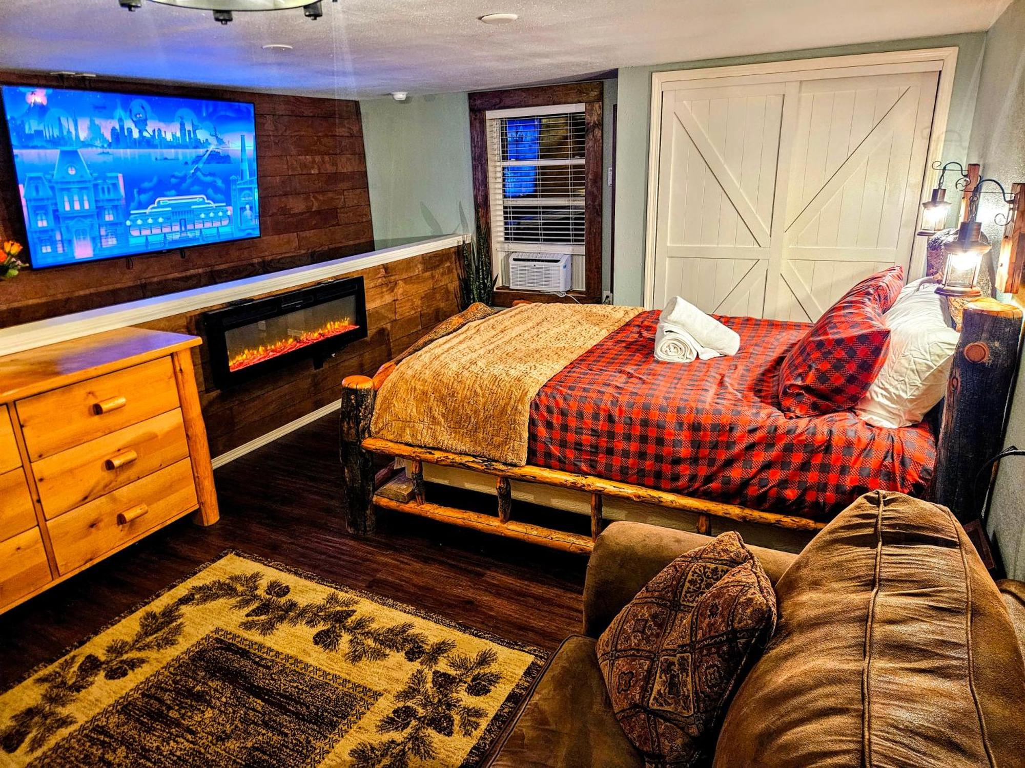 Private Cabin- Breakfast - Double Tub - 75In Tv - Sup - Washer Dryer - Bbq West Point Екстериор снимка
